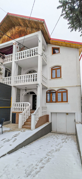 Casă 5 camere renovată 2025, curte+parcare, Rahova