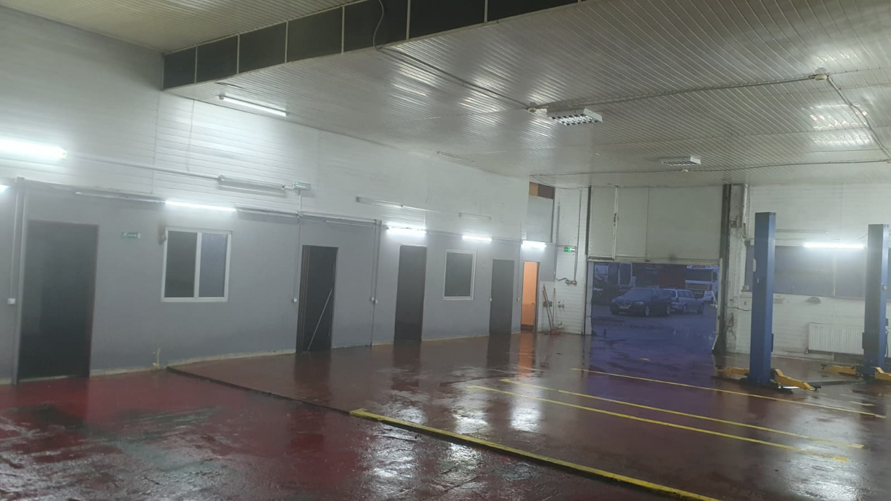 Inchiriez SERVICE AUTO  UTILAT ALEEA FIZICIENILOR CEL MAI BUN PRET