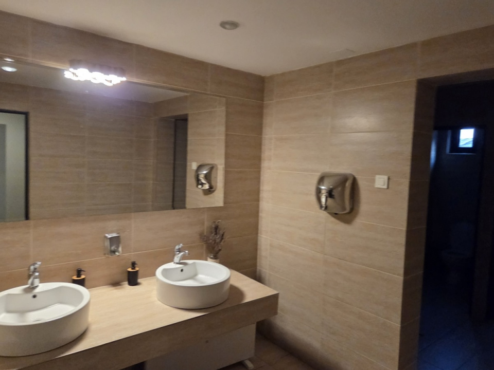 Spatiu evenimente langa Bucuresti, spatiu inchiriat cu 1500 €/luna