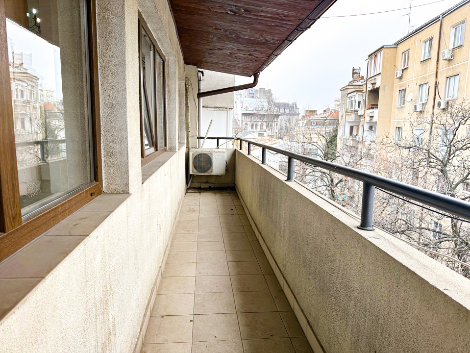 La doi pasi de Universitate - nu doar un birou ci un statut