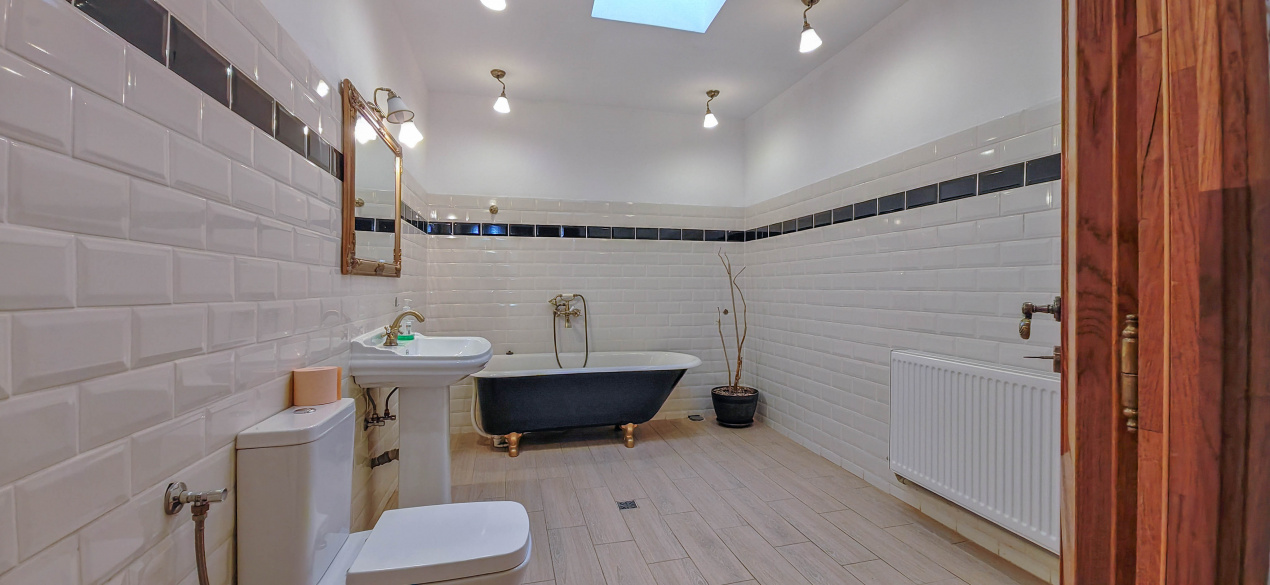 Spațiu Birouri în Casă Renovată 1930 | Basarab - Gara de Nord | 5 Camere + Curte