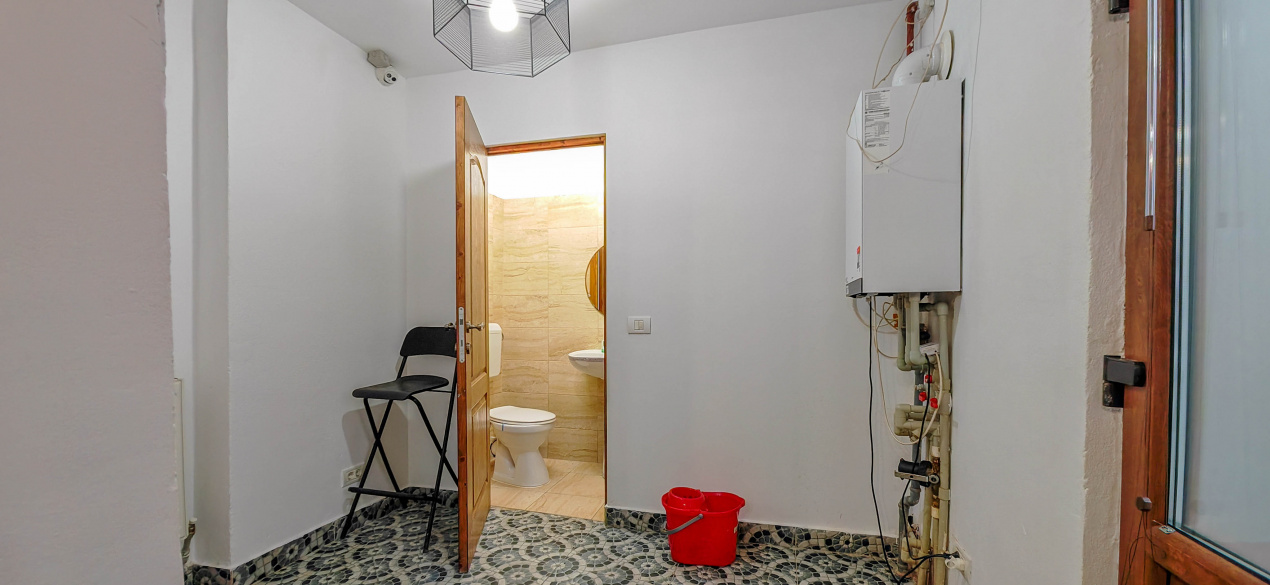 Spațiu Birouri în Casă Renovată 1930 | Basarab - Gara de Nord | 5 Camere + Curte