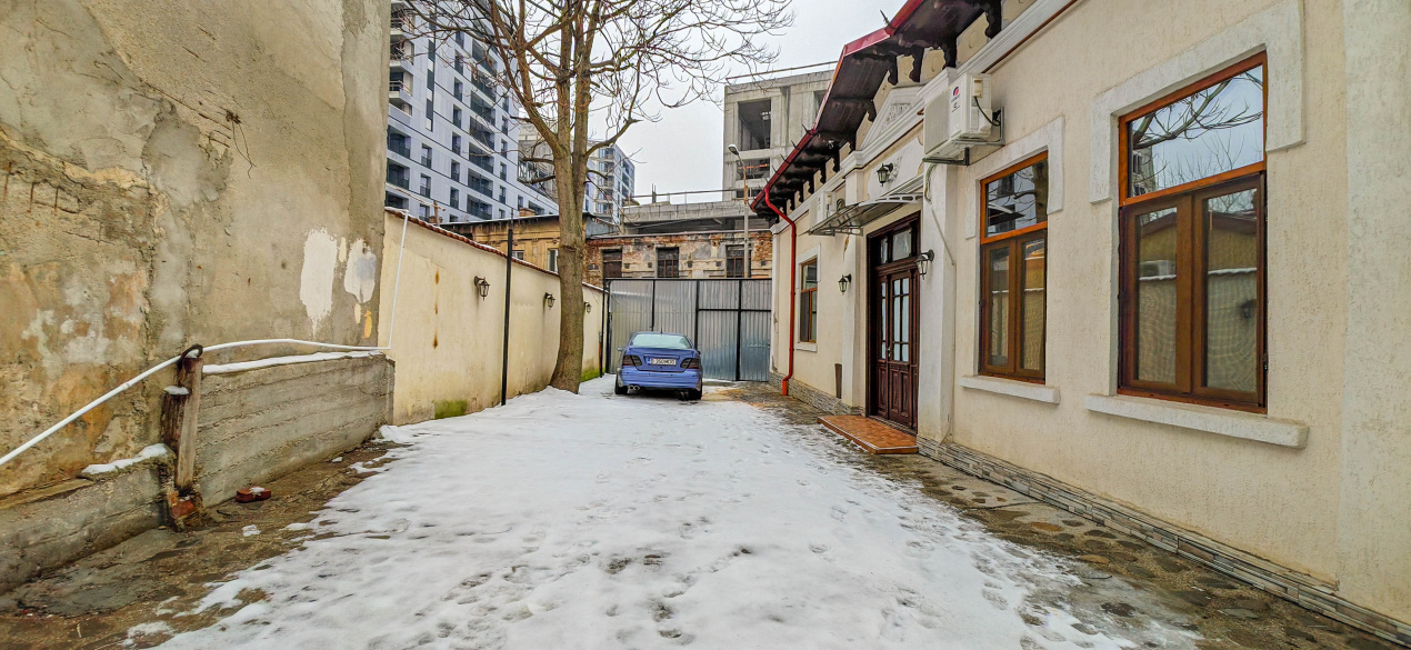 Spațiu Birouri în Casă Renovată 1930 | Basarab - Gara de Nord | 5 Camere + Curte