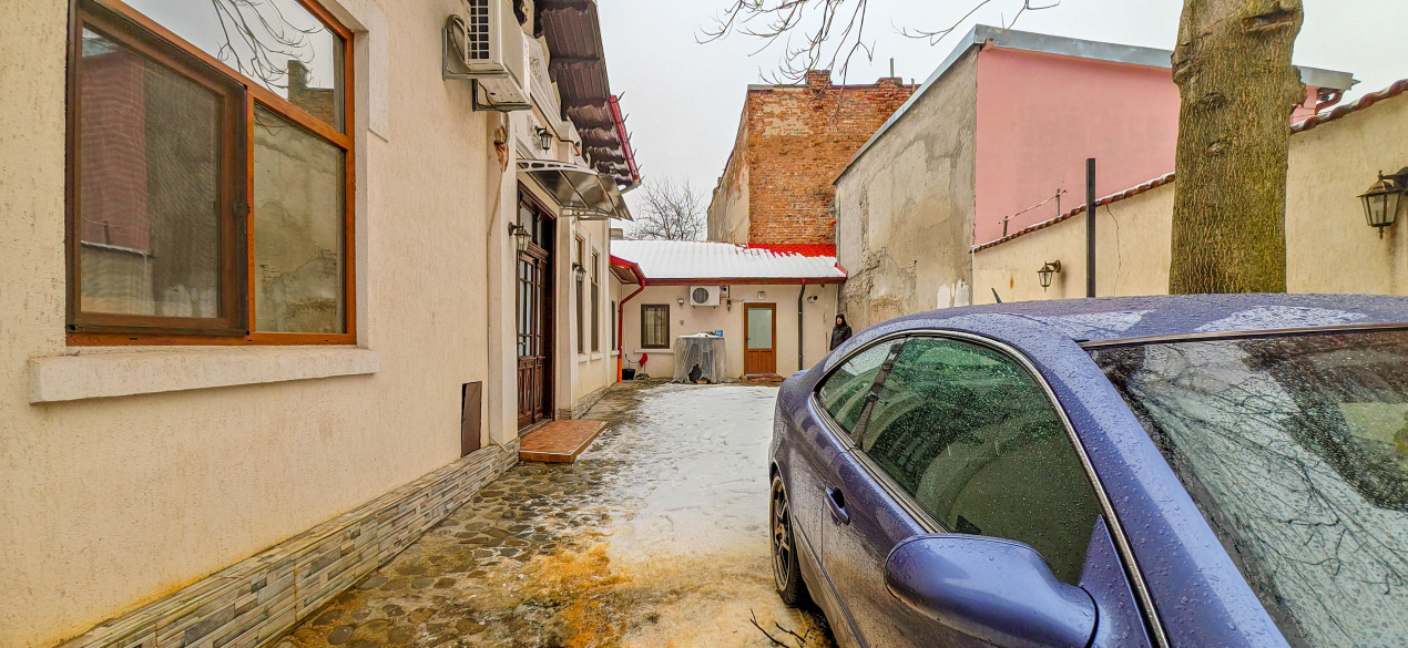 Spațiu Birouri în Casă Renovată 1930 | Basarab - Gara de Nord | 5 Camere + Curte