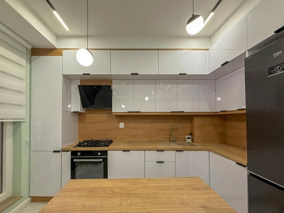 Apartament Deosebit, De Vanzare, cu grădină proprie, în Complexul Rezidenț