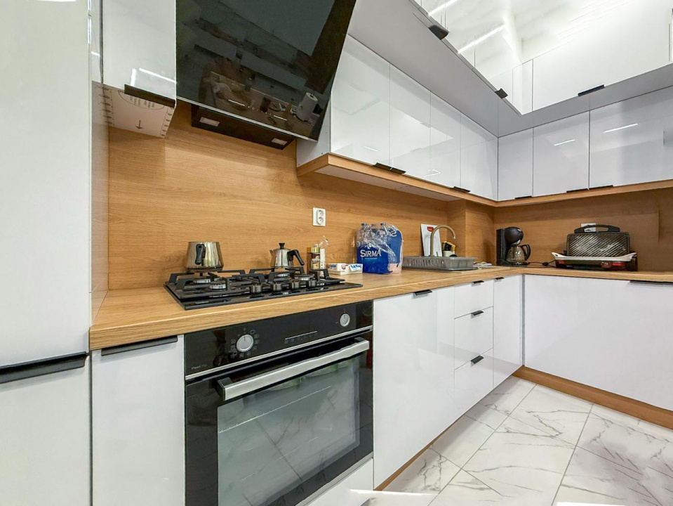 Apartament Deosebit, De Vanzare, cu grădină proprie, în Complexul Rezidenț