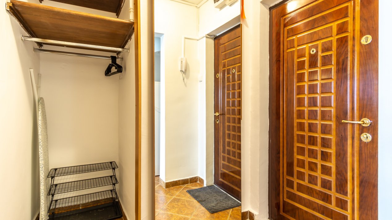 Banu Manta 18, 0% Comision, Pet Friendly, bloc 1986, 9/10, mobilata si utilata