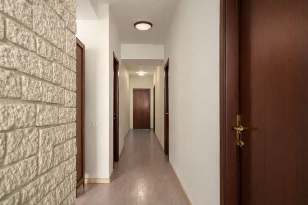 Apartament cu 4 camere, vedere către Pădurea Băneasa, zona Erou Iancu Nicolae