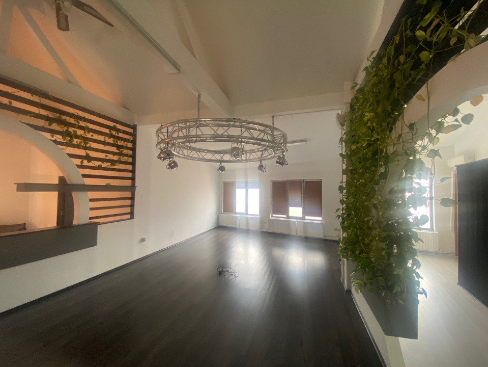 Vă propunem spre inchiriere clădire de birouri situată în Cotroceni