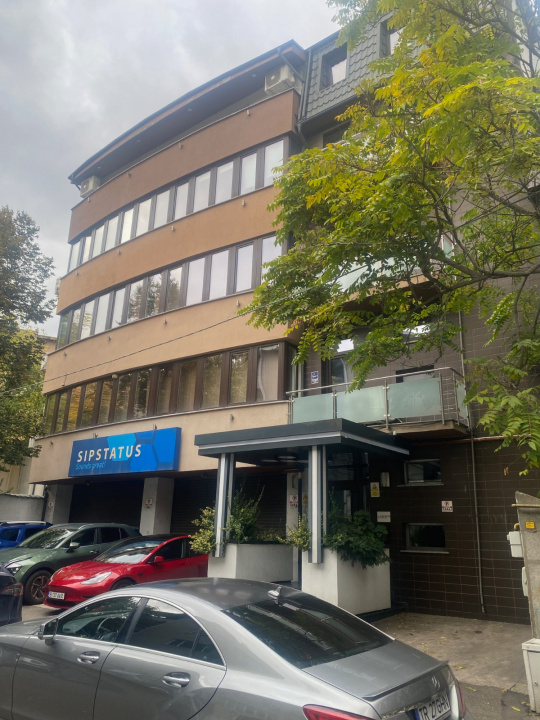 Vă propunem spre inchiriere clădire de birouri situată în Cotroceni