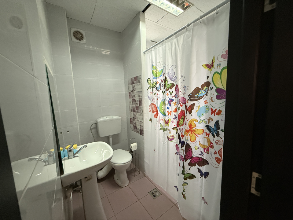 Locatie cu 12 patruri pentru muncitori straini, cu posibilitate de parcare !