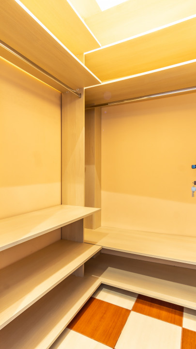 2 cam imobil nou Domenii/1 Mai, CENTRALA PROPRIE, complet mobilat/utilat, etaj 1