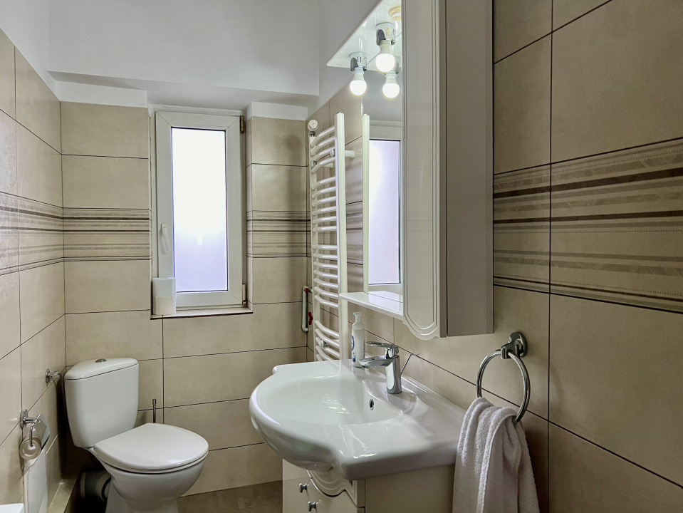 Inchiriere apartament 2 camere (Unirii) (Parcul Izvor). Priveliste superba.