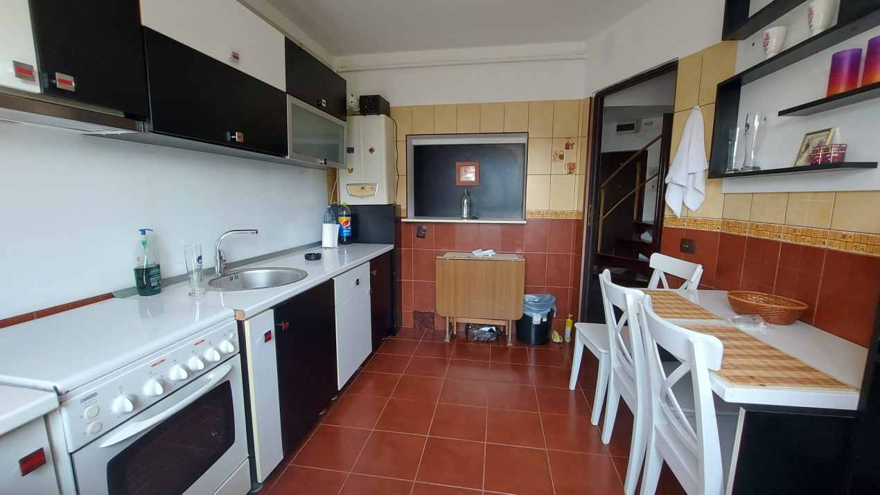 Apartament 3 camere  Aleea Crevedia BERCENI 84000 EURO