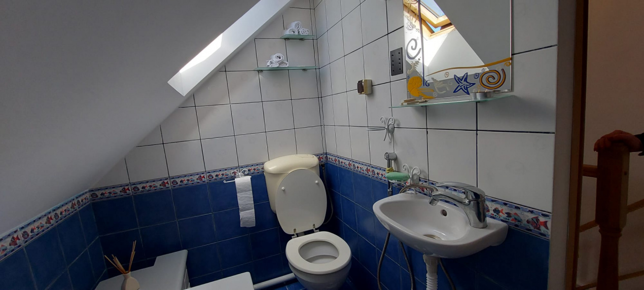 Apartament 3 camere  Aleea Crevedia BERCENI 84000 EURO