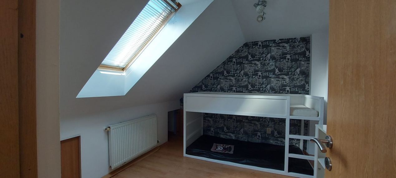 Apartament 3 camere  Aleea Crevedia BERCENI 84000 EURO