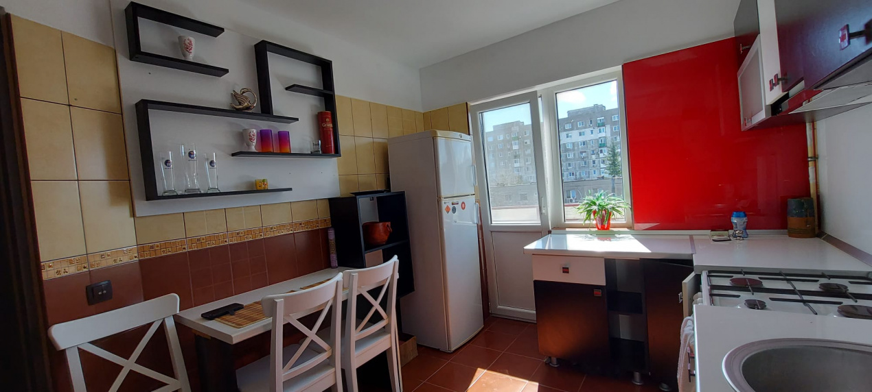 Apartament 3 camere  Aleea Crevedia BERCENI 84000 EURO