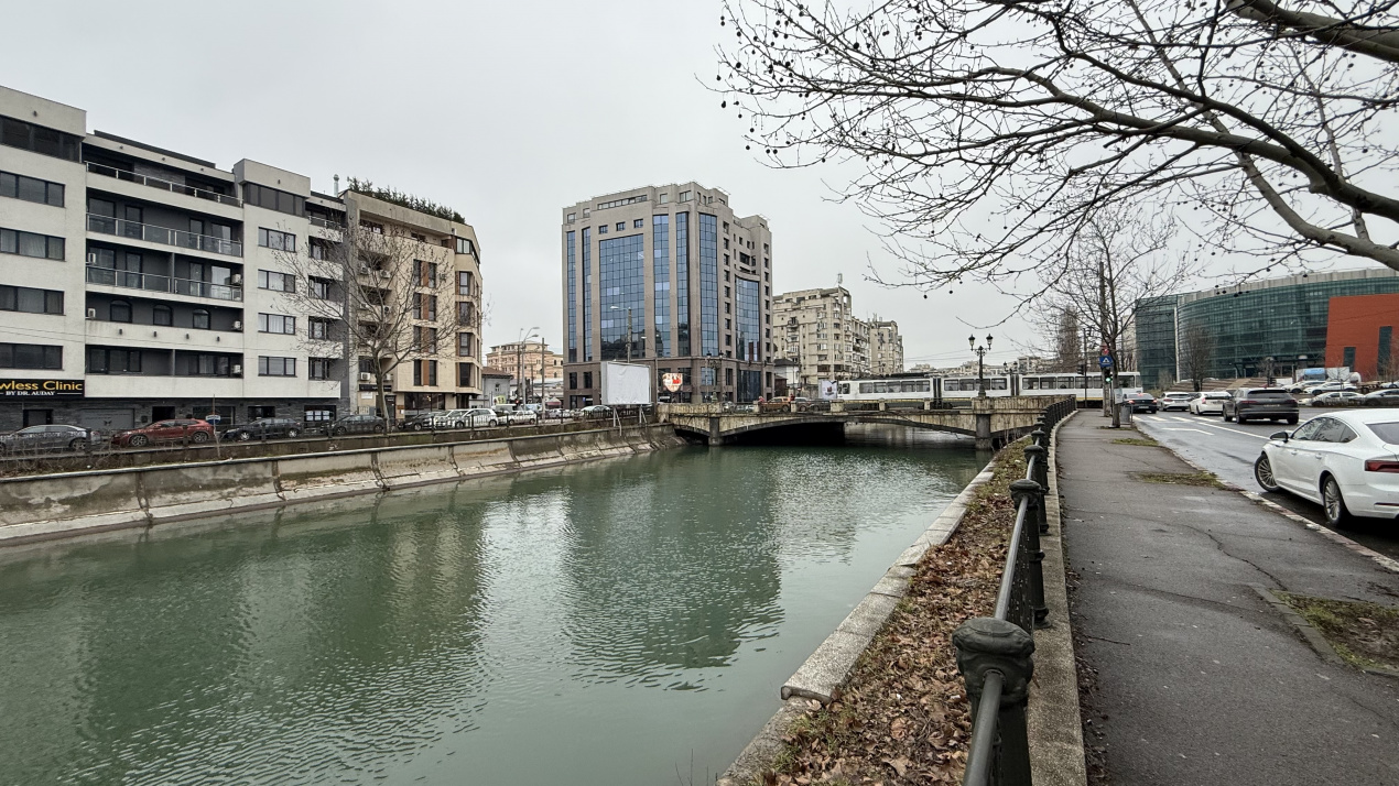 Splaiul Unirii – stradal, 3 camere decomandat, 80 mp - Langa Camera de Comert