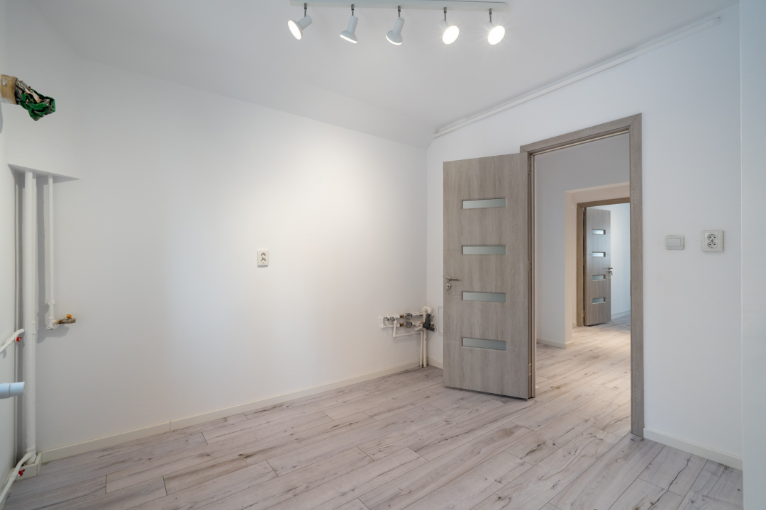 Apartament 3 camere, Nerva Traian, plan secund