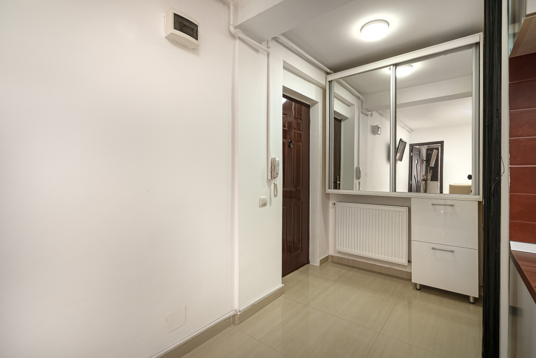 Garsonieră spațioasă 38 mp | Etaj 2/3 | Mobilată & utilată | Str. Valea Furcii