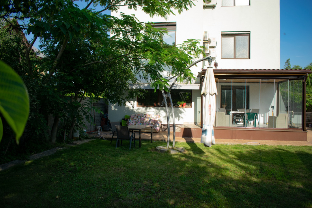 VILA Darza  -350 mp utili \ 700 mp teren\ 6 camere\4 bai - 280000 E negociabil