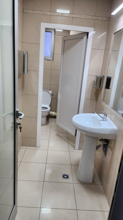 Spațiu premium birouri sau clinică, 2 corpuri, 12 parcări, lift, terasă - 7500 E