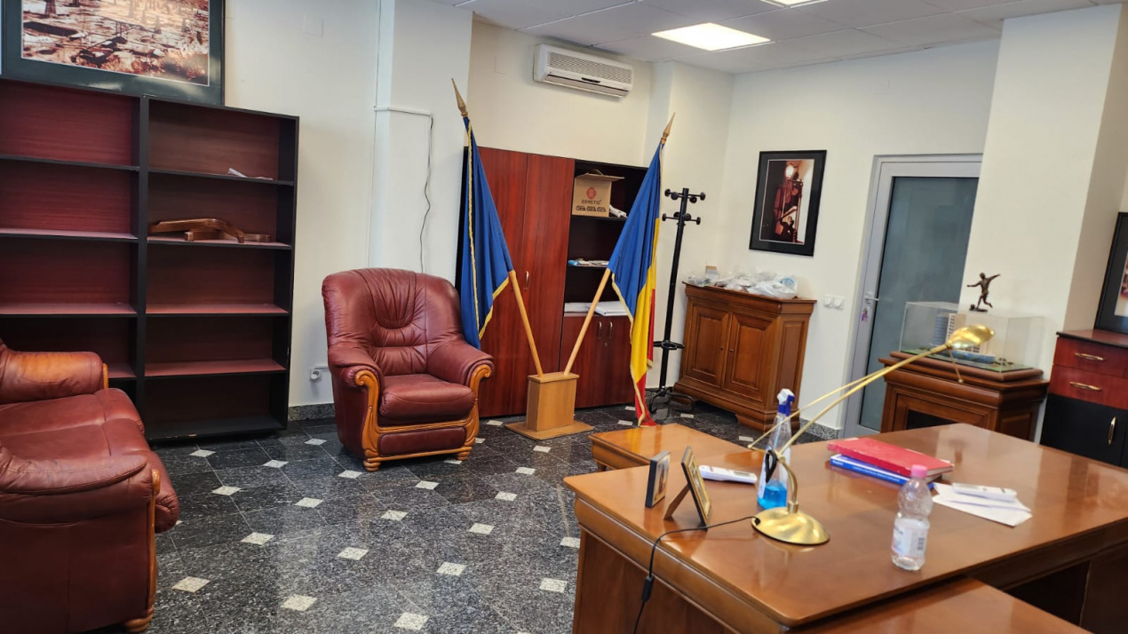 Spațiu premium birouri sau clinică, 2 corpuri, 12 parcări, lift, terasă - 7500 E