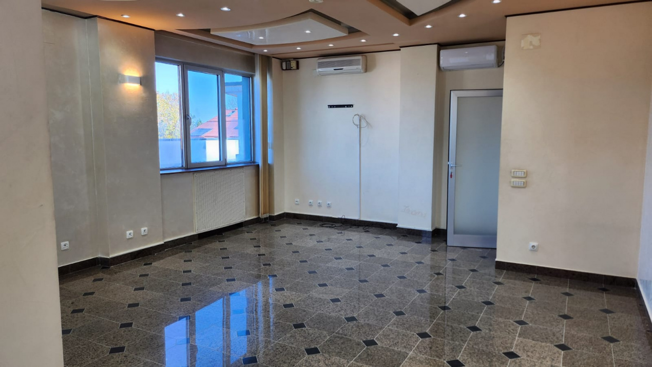 Spațiu premium birouri sau clinică, 2 corpuri, 12 parcări, lift, terasă - 7500 E