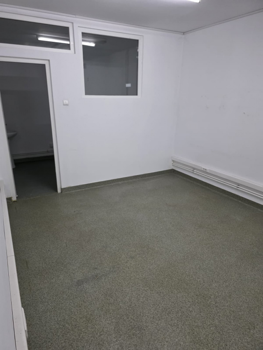 Casa spatioasa 9 camere /320 m utili/singur curte / Scoala Iancului- 444000 Euro