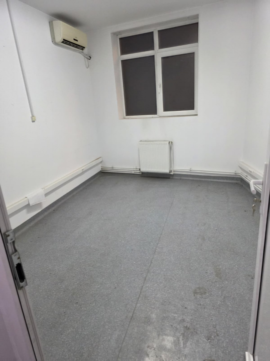 Casa spatioasa 9 camere /320 m utili/singur curte / Scoala Iancului- 444000 Euro