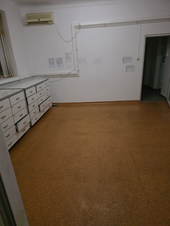 Casa spatioasa 9 camere /320 m utili/singur curte / Scoala Iancului- 444000 Euro