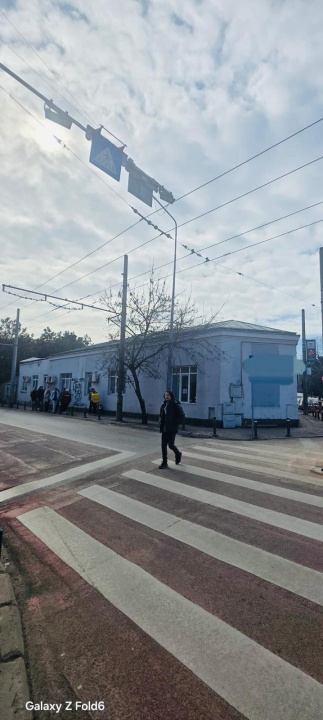 Casa spatioasa 9 camere /320 m utili/singur curte / Scoala Iancului- 444000 Euro