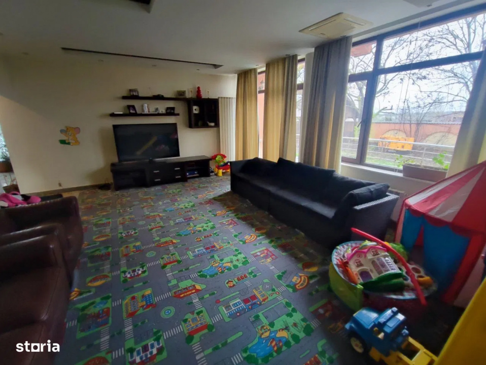 Vila Cernica langa lac - 449000 Euro negociabil