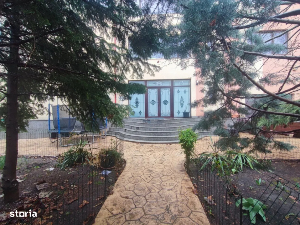 Vila Cernica langa lac - 449000 Euro negociabil