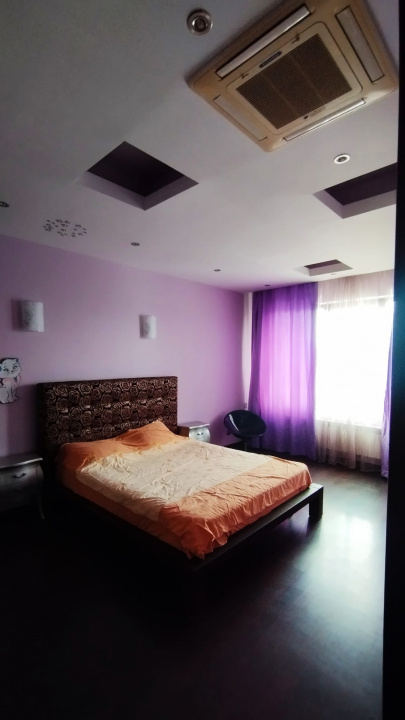 Vila Cernica langa lac - 449000 Euro negociabil