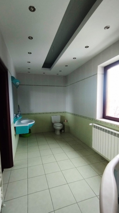 Vila Cernica langa lac - 449000 Euro negociabil