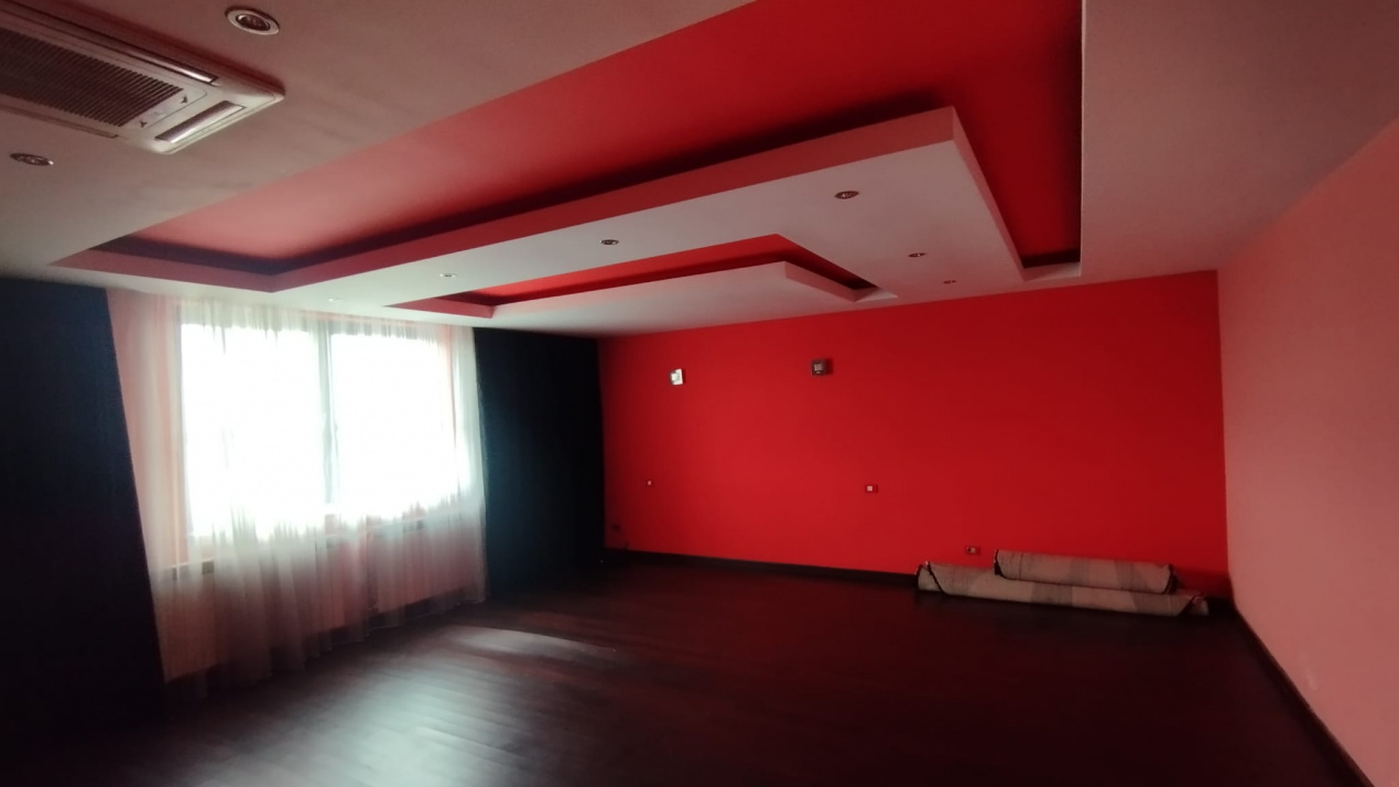 Vila Cernica langa lac - 449000 Euro negociabil