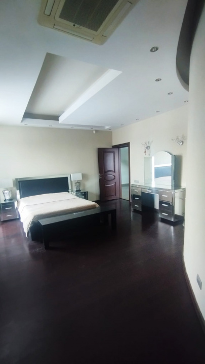 Vila Cernica langa lac - 449000 Euro negociabil