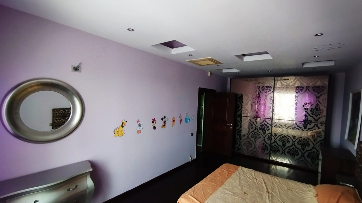 Vila Cernica langa lac - 449000 Euro negociabil