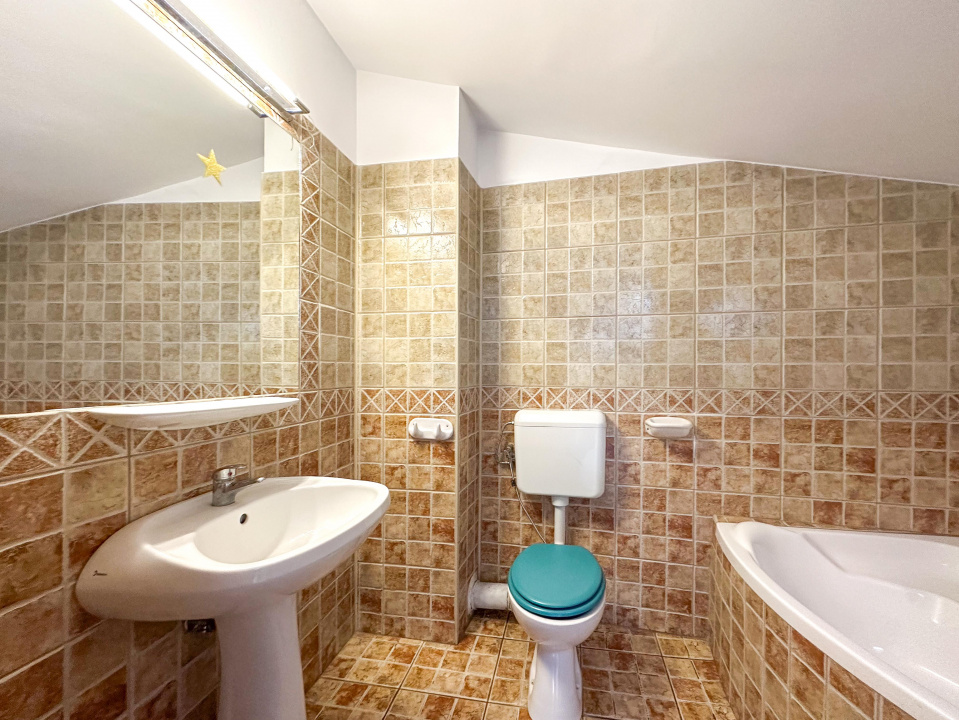 2 etaje, 160mp, centrala termica, scara interioara - Prestanta!