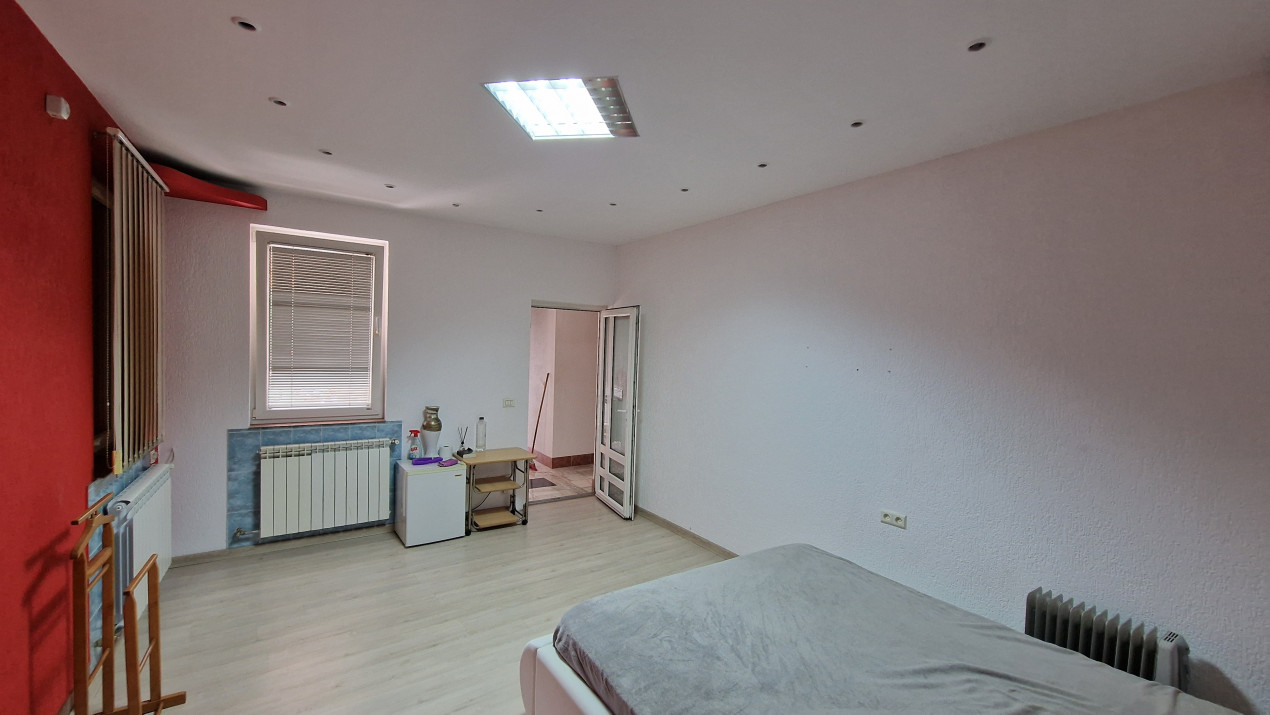 Vila , 300mp utili, ideala afterschool, cazare muncitori straini etc!