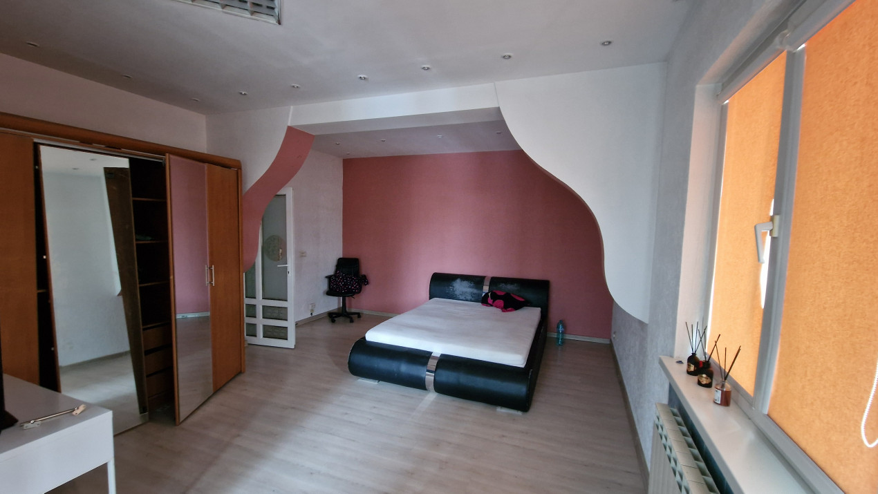 Vila , 300mp utili, ideala afterschool, cazare muncitori straini etc!