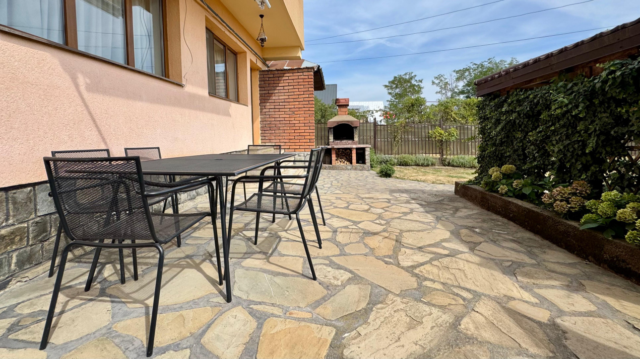 Casa | 356 mpc | Lot 1422 mp | Atelier de creatie | Locuinta/sediu | Baicoi