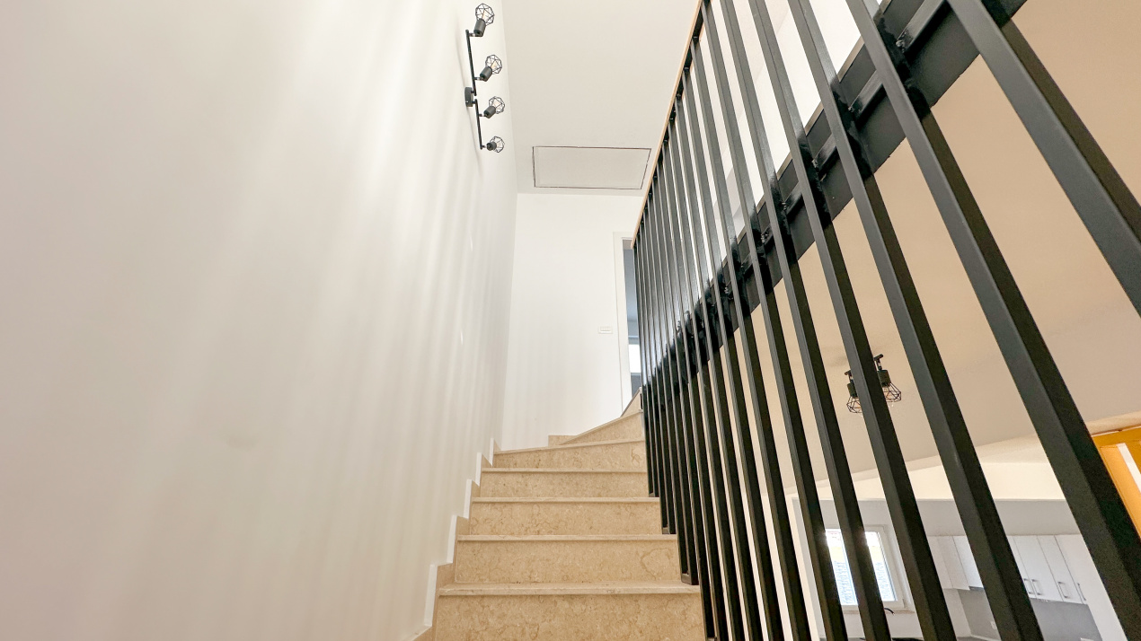 Casă cu 4 camere, TOATE utilitățile, Mamina-Vidra, COMISION 0