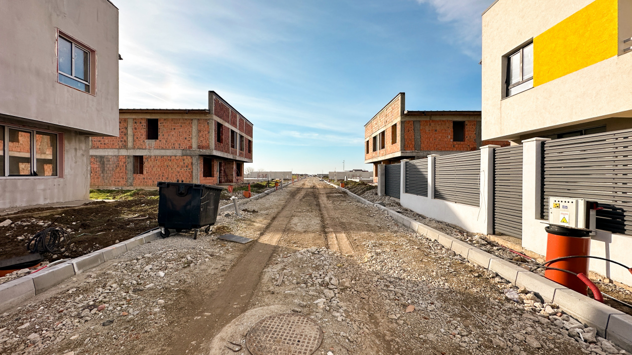 Casă cu 4 camere, TOATE utilitățile, Mamina-Vidra, COMISION 0