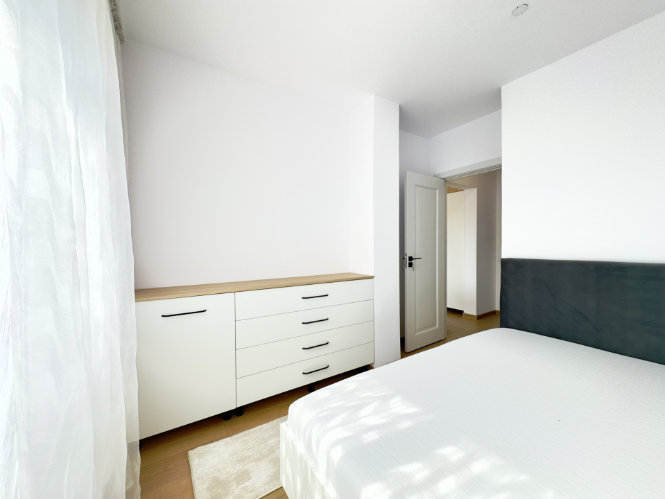 Studio,  prima închiriere Drumul Taberei - Parc Moghioros, etaj 4/10