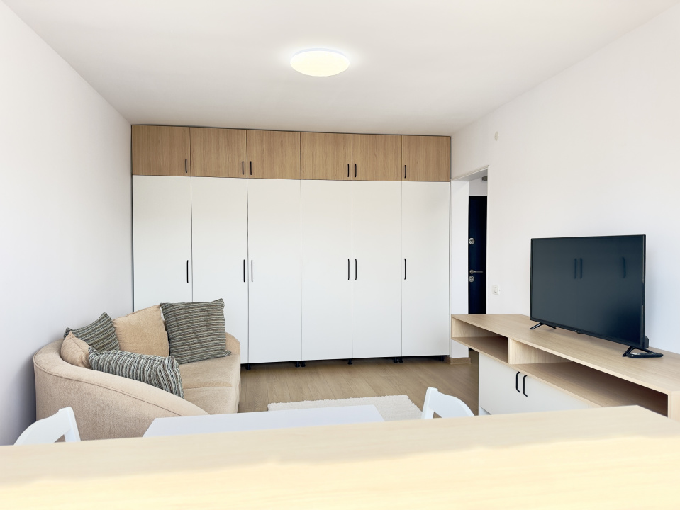 Studio,  prima închiriere Drumul Taberei - Parc Moghioros, etaj 4/10