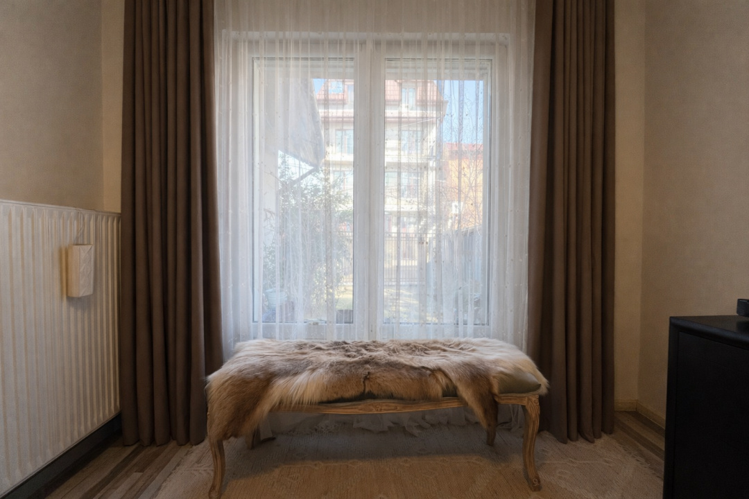 Casă spațioasă cu curte proprie  3 camere + birou  Dobroești – Șoseaua Fundeni 