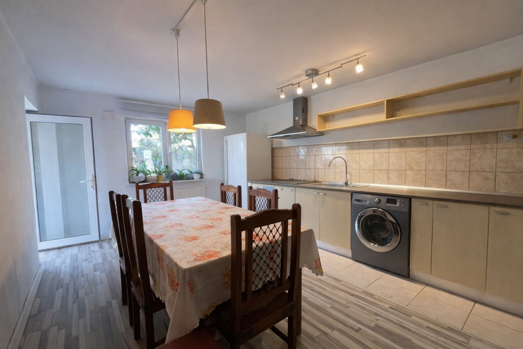 Casă spațioasă cu curte proprie  3 camere + birou  Dobroești – Șoseaua Fundeni 