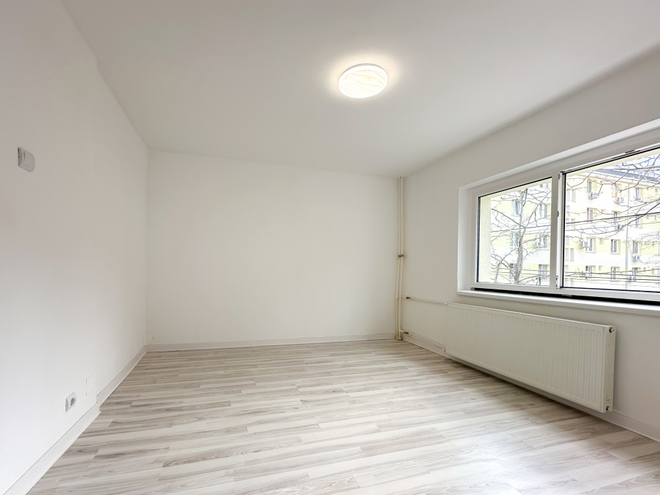 Lângă parc, renovat complet, gata să devină al tău. Totul nou!